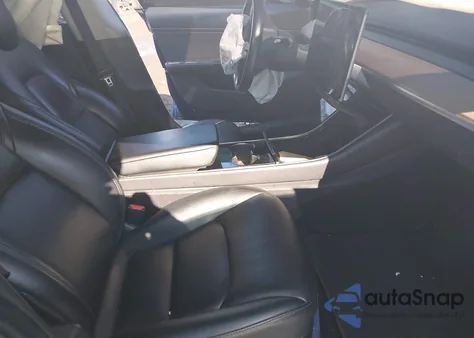 2018 Tesla Model 3 Long Range/Performance z USA, uszkodzony, nr VIN 5YJ3E1EB1JF133979